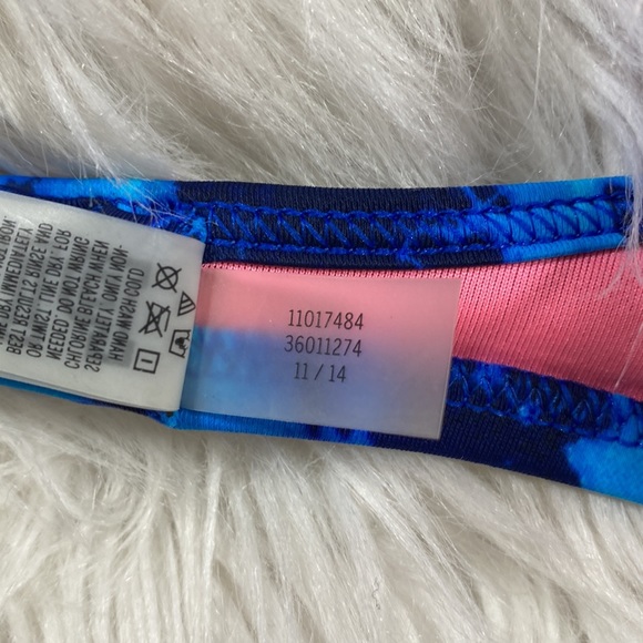 🤍🌈[ VS PINK ] Tie Dye Embroidery Cross Bikini Top - Picture 4 of 8